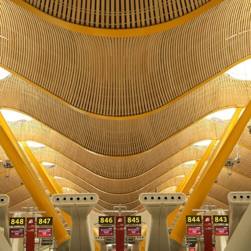 Techo de bambu en el aeropuerto de Madrid