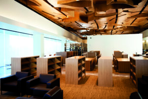 Plafond et sol en bambou à la Bibliothèque West Hollywood