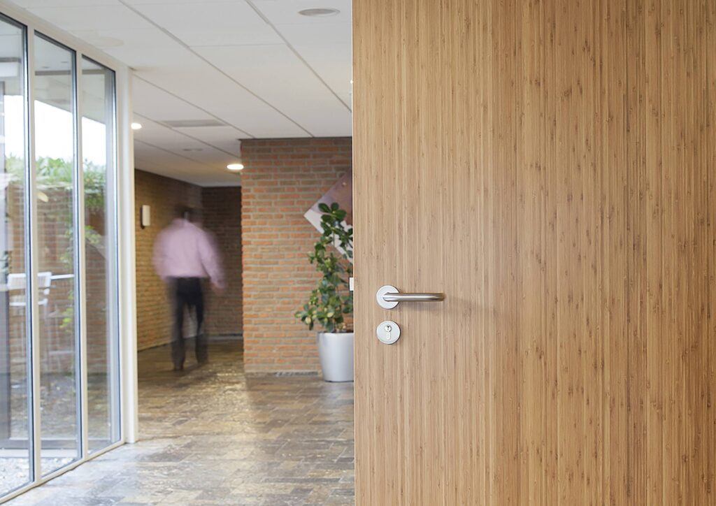 MOSO Bamboo doors by REINÆRDT used in the Isala Clinic