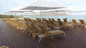 Terrasse en bambou MOSO Bamboo X-treme installée au Resort Iberostar Playa Mita