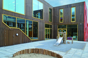 Les produits en bambou MOSO sont installés dans l'École primaire publique "IKC de Zeven Zeeën"