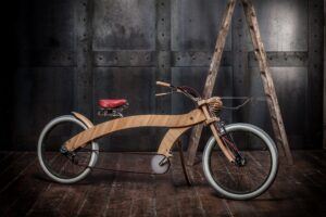 Les panneaux massifs en bambou sont utilisés pour Wood you bike