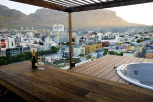 La terrasse en bambou MOSO Bamboo X-treme est installée dans un Appartement à Cape Town