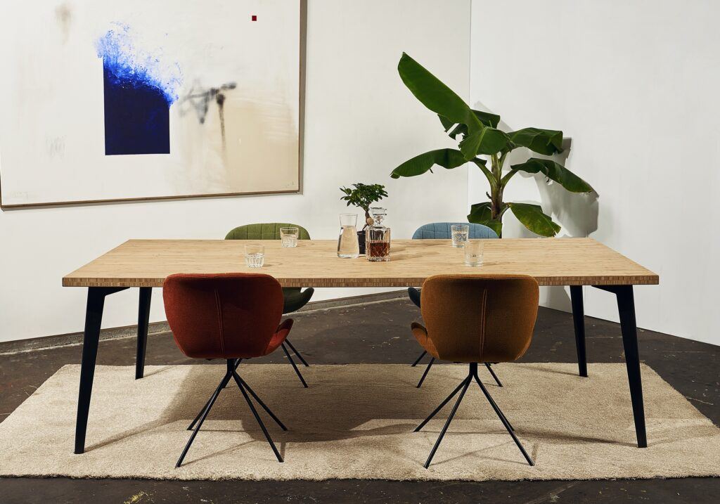 Panneau massif en bambou appliqué comme table par Robuust Amsterdam