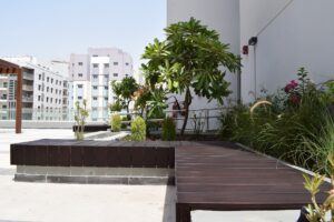 La terrasse en bambou MOSO Bamboo X-treme est installée dans un Bâtiment Al Warqa à Dubaï