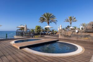 La terrasse Bamboo X-treme® est installée dans l'hôtel Lopesan Costa Meloneras, Resort & Spa