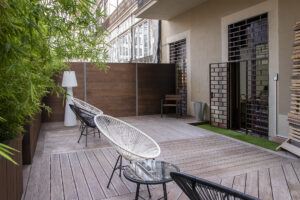 Le claustra et la terrasse MOSO Bamboo X-treme sont installés au bureau MOSO à Barcelone
